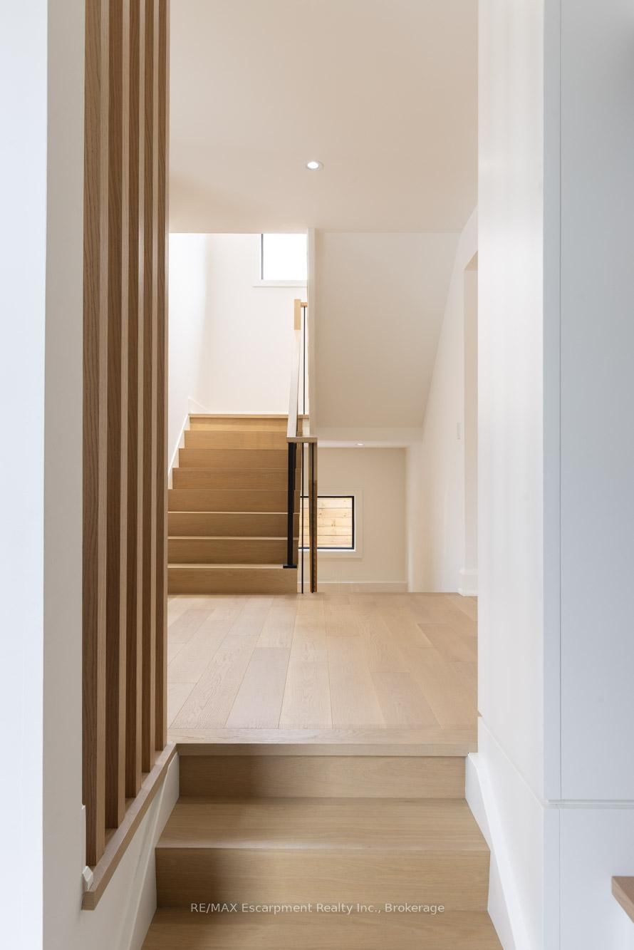 Detached House for sale at 540 Patricia Drive, Oakville, Ontario, L6K 1M2 - West - MLS: W12909578