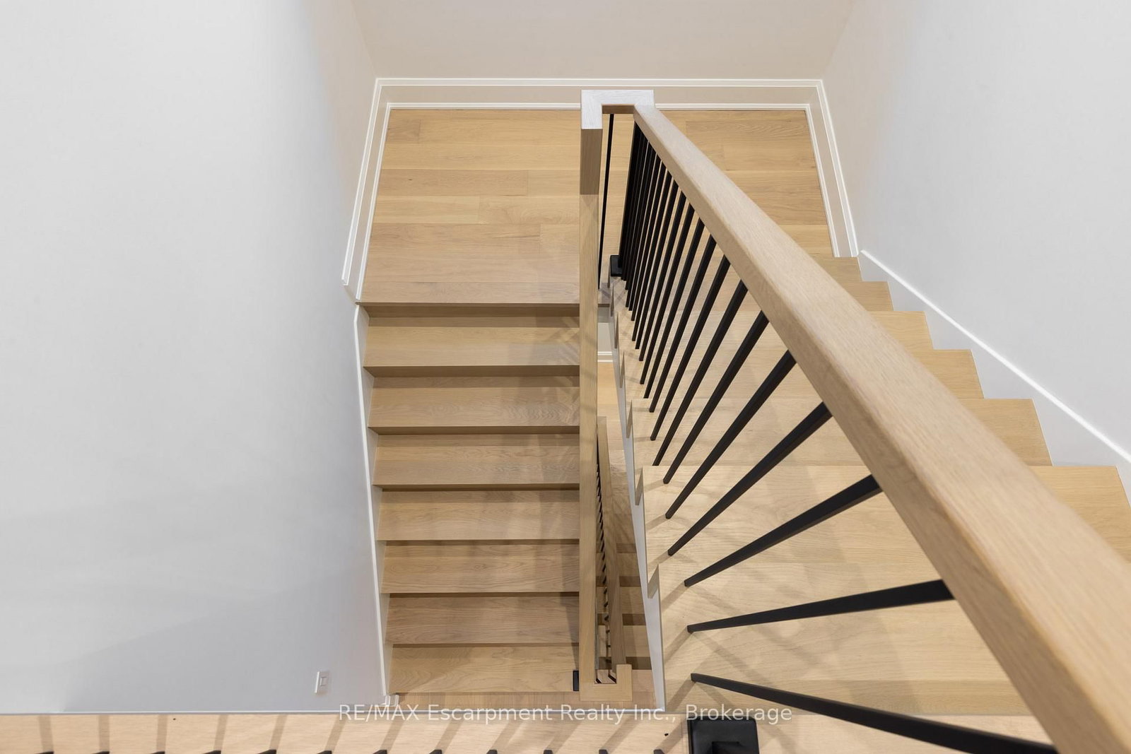 Detached House for sale at 540 Patricia Drive, Oakville, Ontario, L6K 1M2 - West - MLS: W12909578