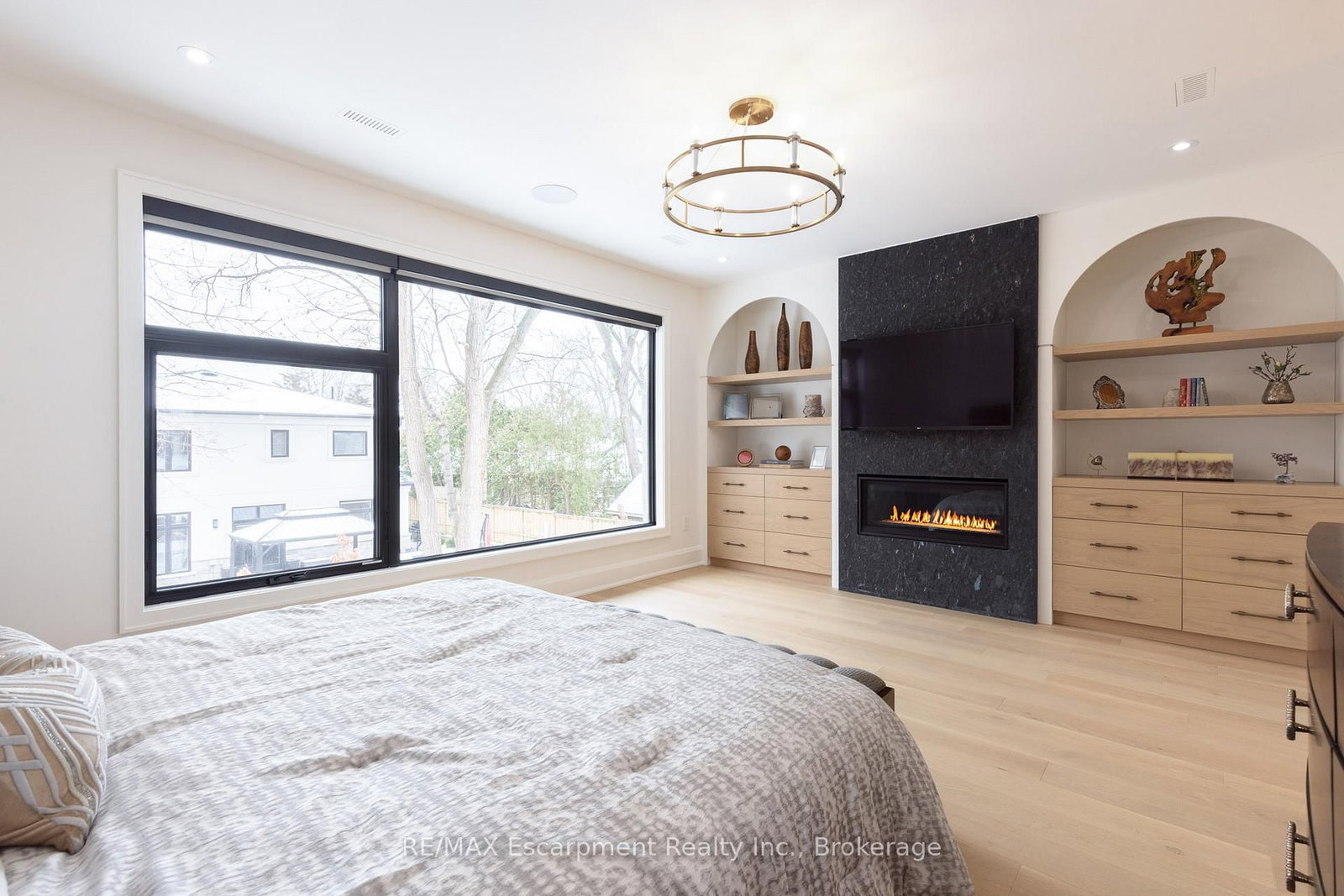 Detached House for sale at 540 Patricia Drive, Oakville, Ontario, L6K 1M2 - West - MLS: W12909578