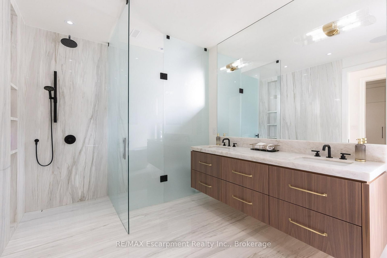 Detached House for sale at 540 Patricia Drive, Oakville, Ontario, L6K 1M2 - West - MLS: W12909578