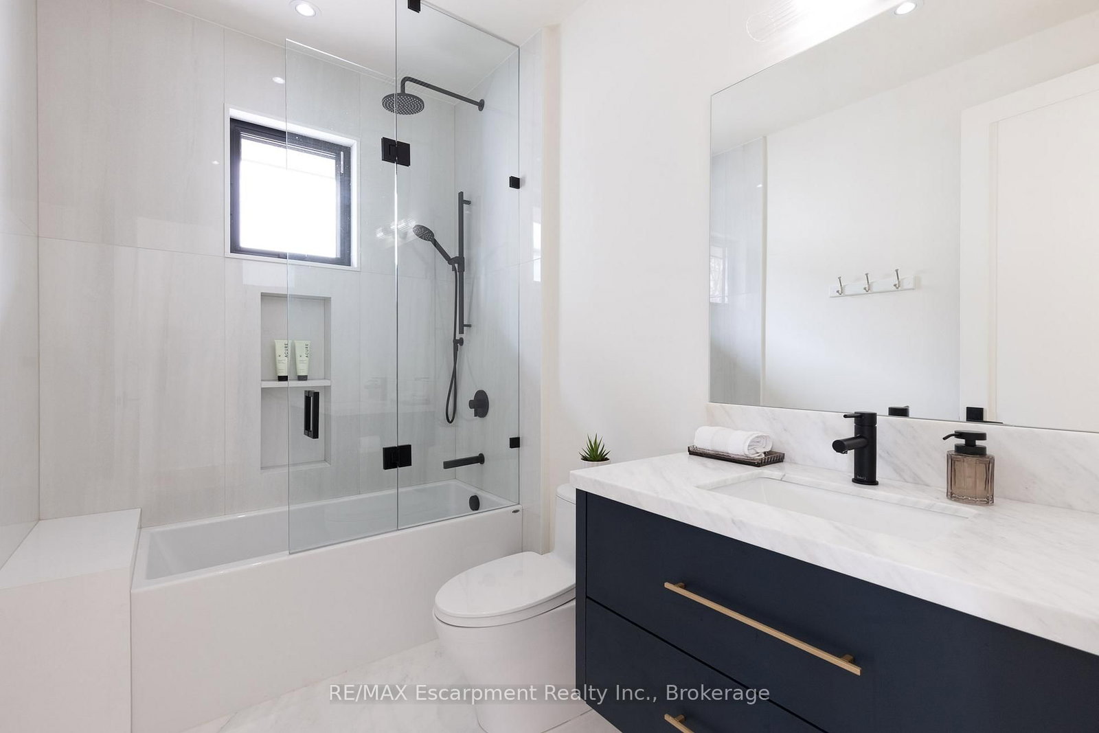 Detached House for sale at 540 Patricia Drive, Oakville, Ontario, L6K 1M2 - West - MLS: W12909578