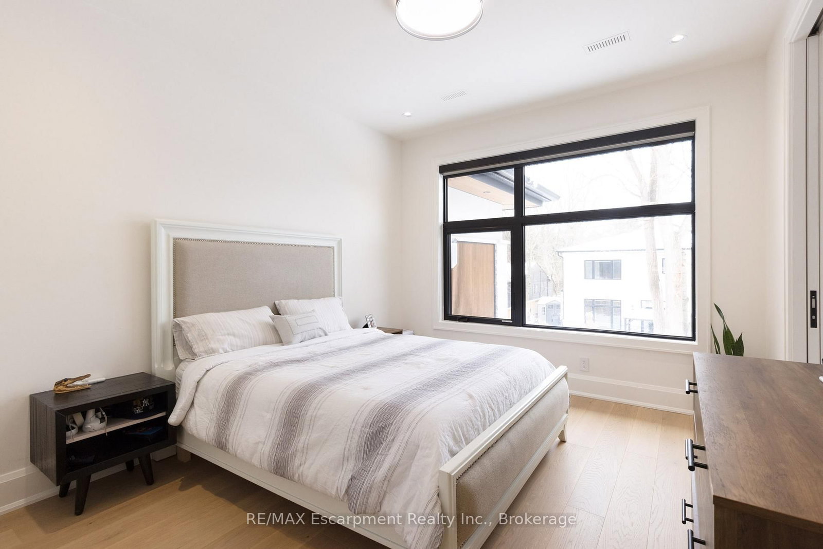 Detached House for sale at 540 Patricia Drive, Oakville, Ontario, L6K 1M2 - West - MLS: W12909578