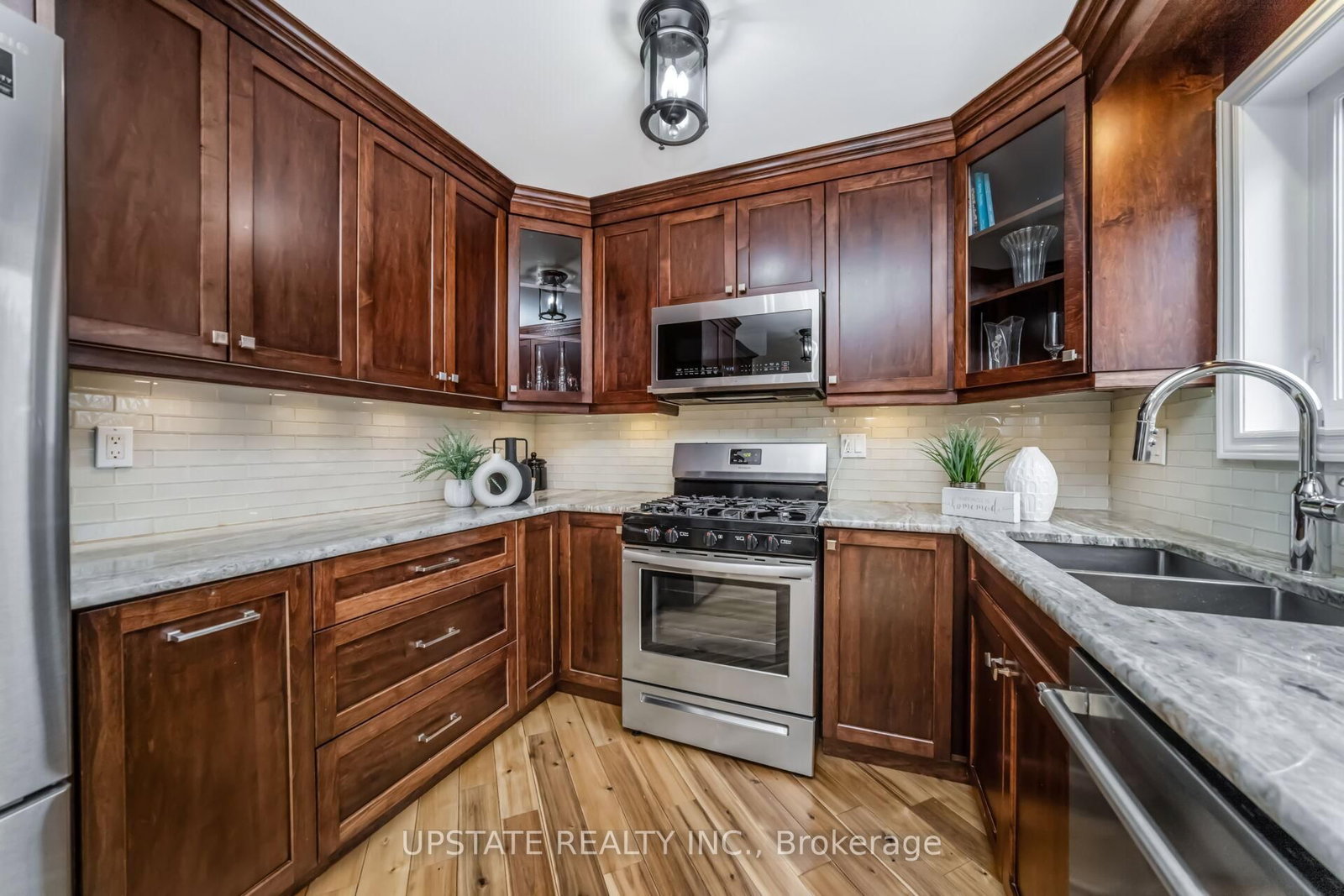 Detached House for sale at 7 Birchway Place, Halton Hills, Ontario, L7J 2X4 - Acton - MLS: W12909638