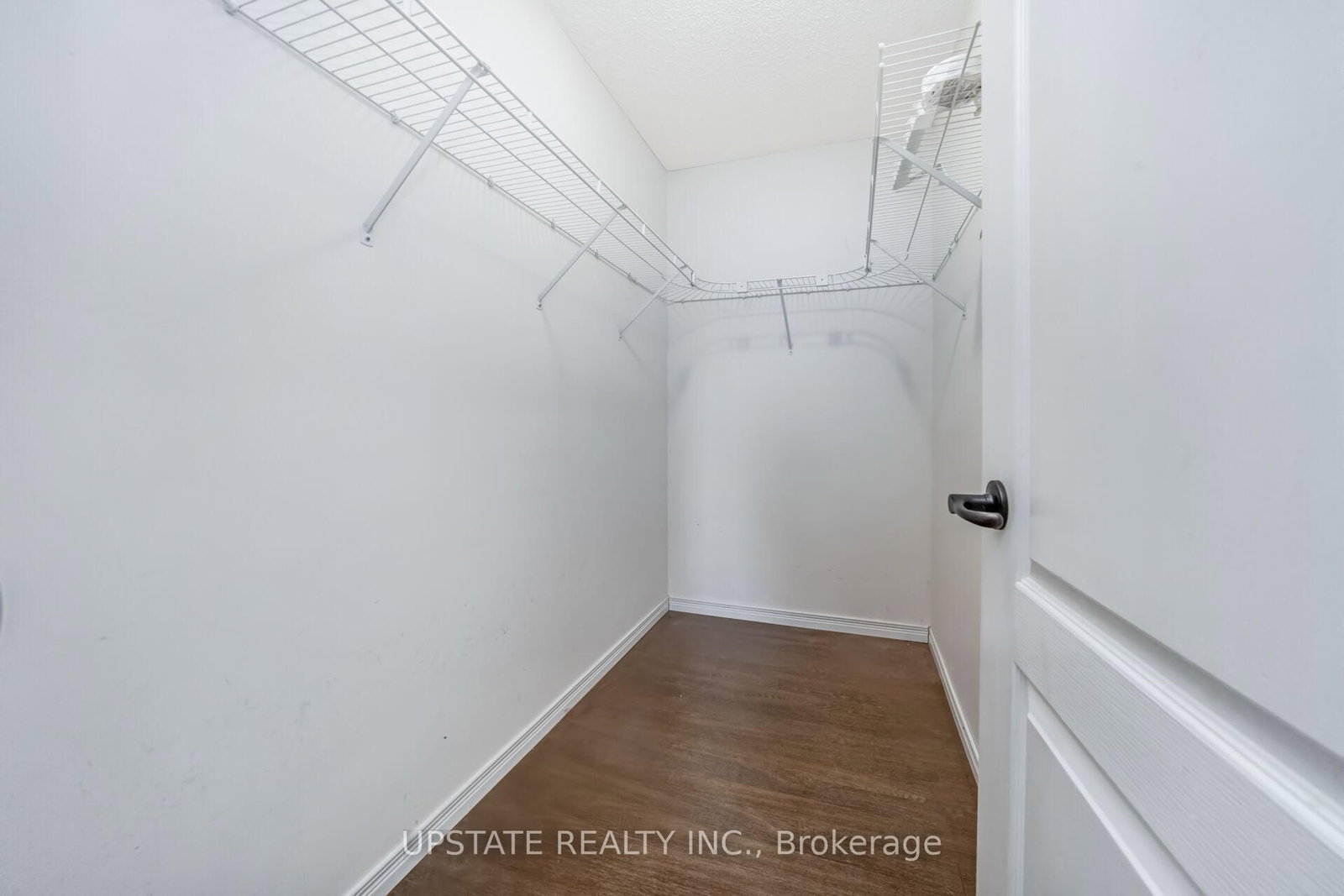 Detached House for sale at 7 Birchway Place, Halton Hills, Ontario, L7J 2X4 - Acton - MLS: W12909638