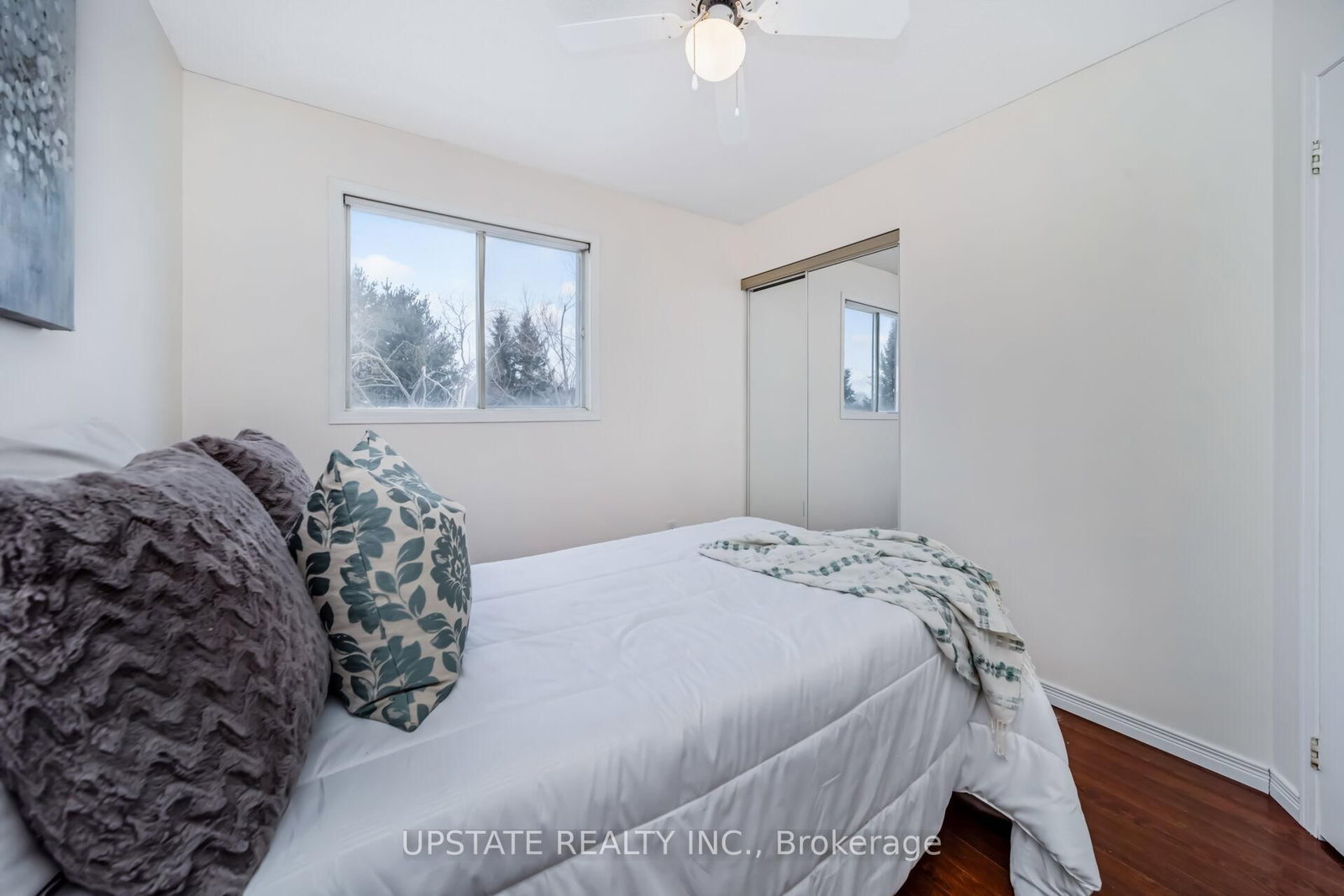 Detached House for sale at 7 Birchway Place, Halton Hills, Ontario, L7J 2X4 - Acton - MLS: W12909638