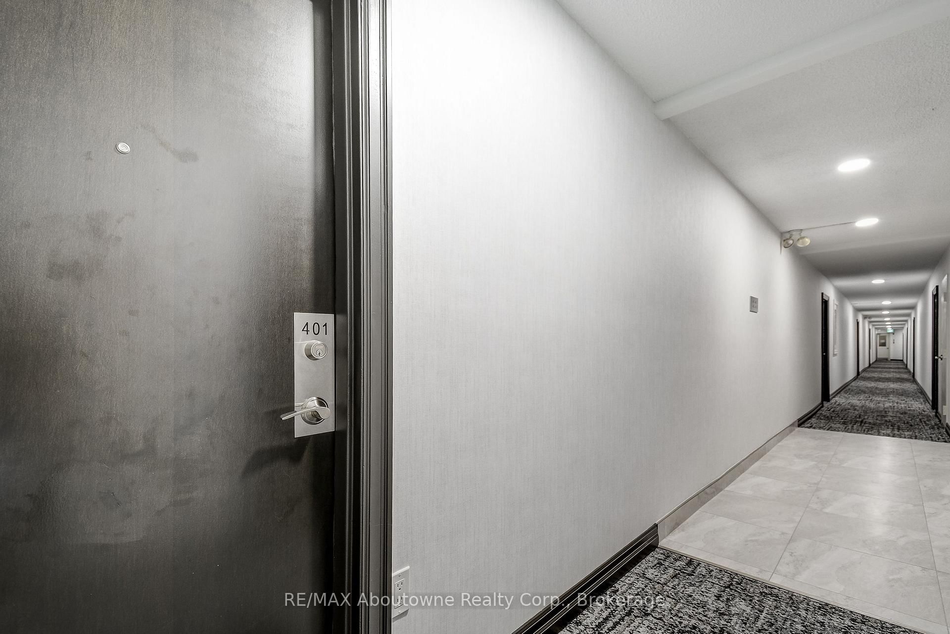 212 Kerr Street, Unit 401
