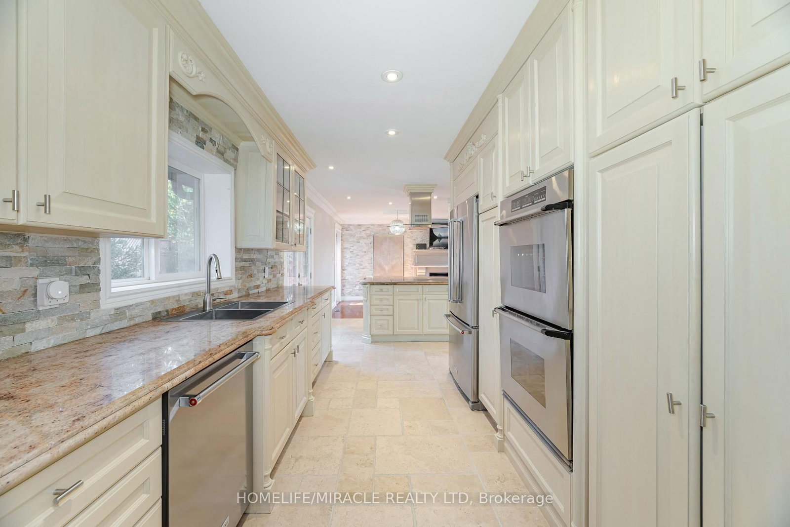 Detached House for sale at 308 Third Line, Oakville, Ontario, L6L 4A4 - West - MLS: W12909962