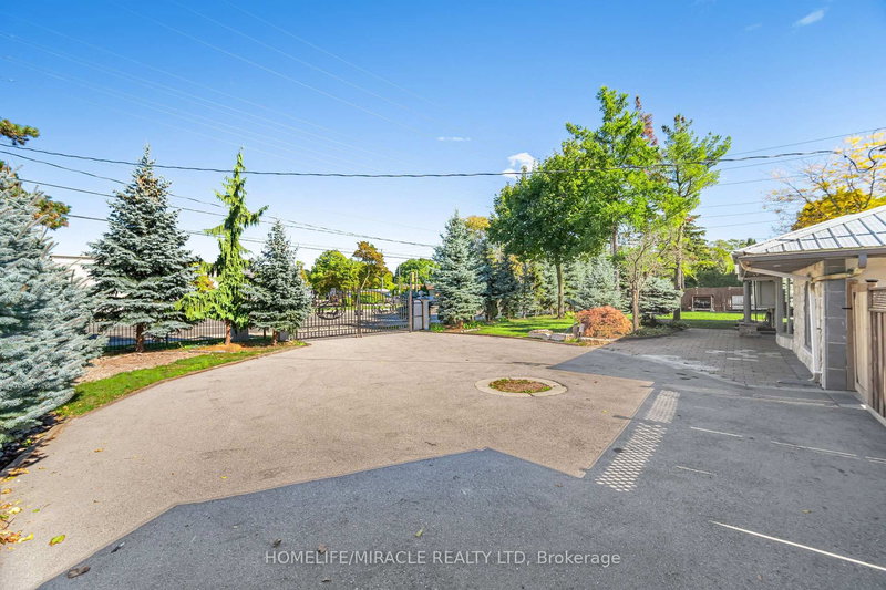 308 Third Line, Oakville, L6L 4A4 | Image 3