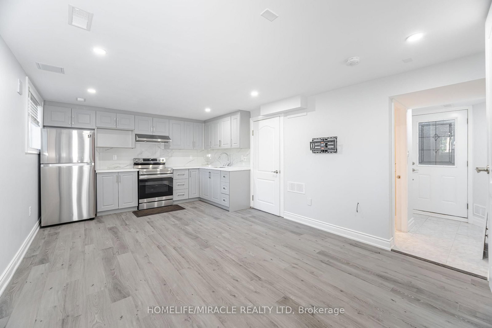 Detached House for sale at 308 Third Line, Oakville, Ontario, L6L 4A4 - West - MLS: W12909962