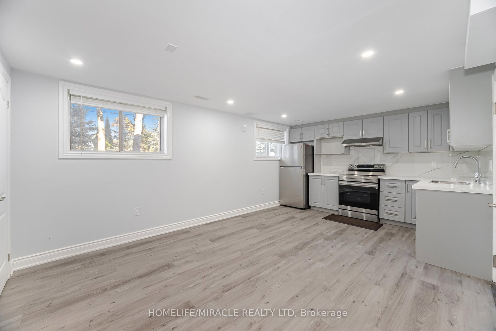 Detached House for sale at 308 Third Line, Oakville, Ontario, L6L 4A4 - West - MLS: W12909962