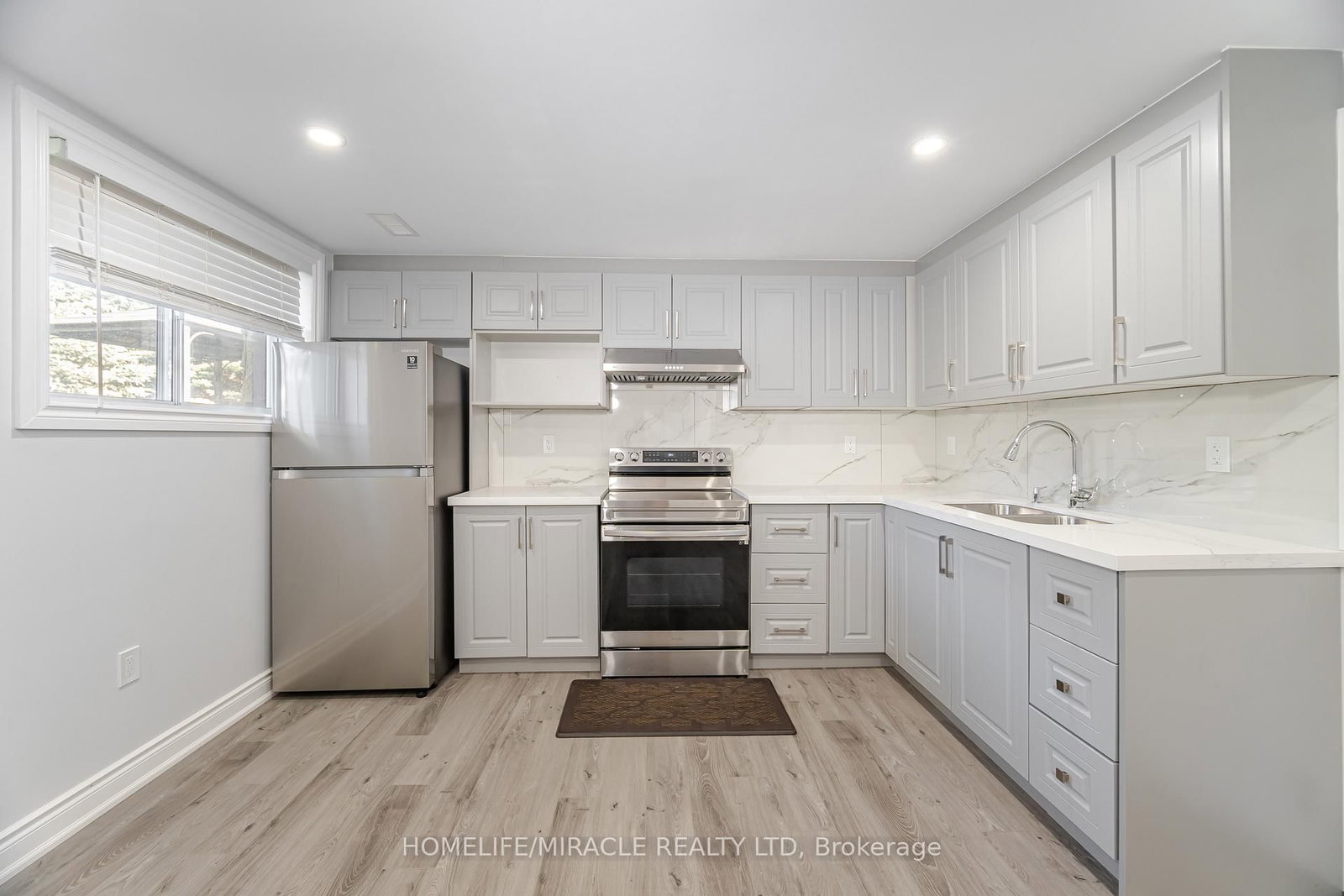 Detached House for sale at 308 Third Line, Oakville, Ontario, L6L 4A4 - West - MLS: W12909962