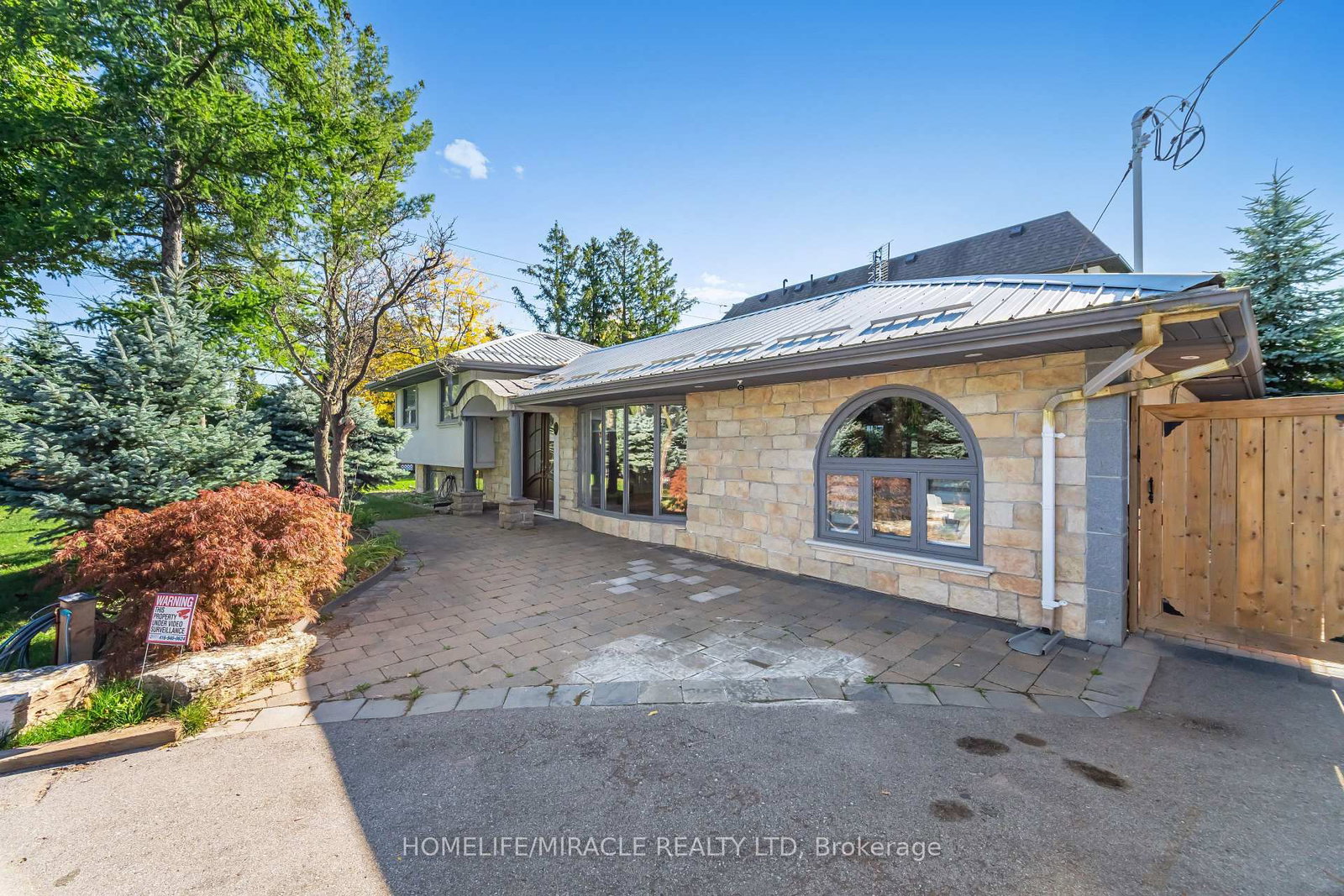 Detached House for sale at 308 Third Line, Oakville, Ontario, L6L 4A4 - West - MLS: W12909962