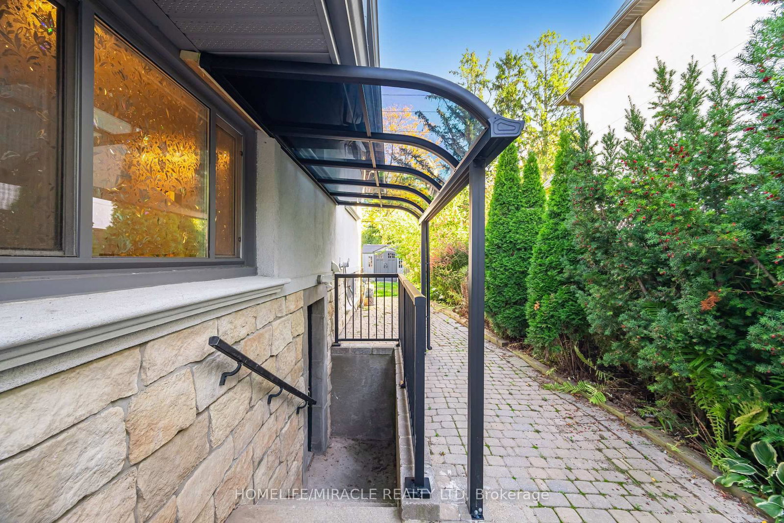 Detached House for sale at 308 Third Line, Oakville, Ontario, L6L 4A4 - West - MLS: W12909962