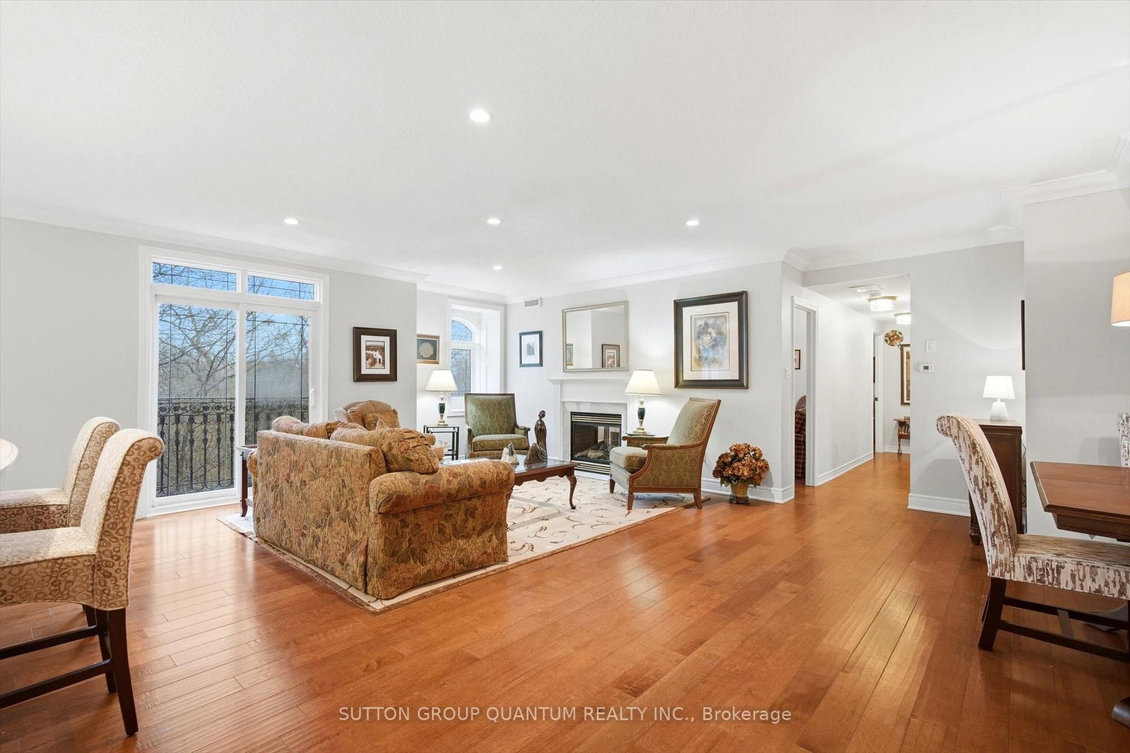 390 E Upper Middle Road • #305 • Oakville, ON photo 3