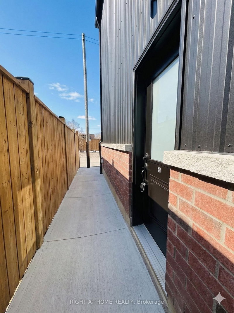 5B - 19 Arrowsmith Ave, Toronto, M6M 2W8 | Image 3