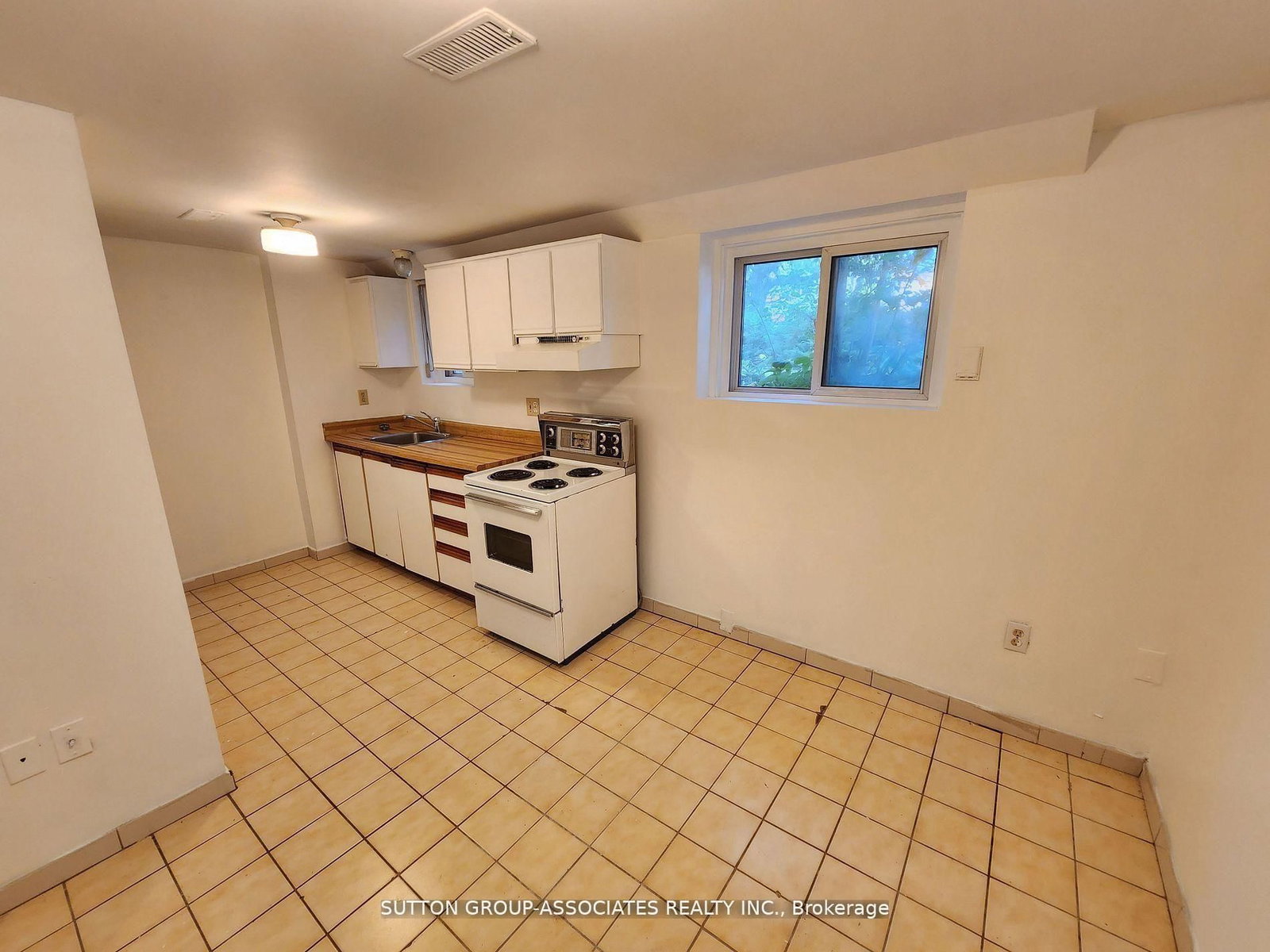 134 Grand Avenue, Unit Unit D Lower - Photo 2
