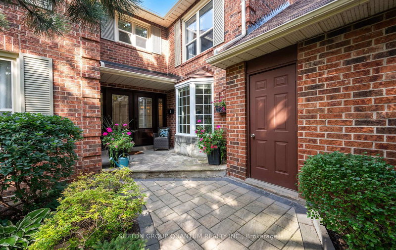 4008 Powderhorn Crt, Mississauga, L5L 3C4 | Image 2