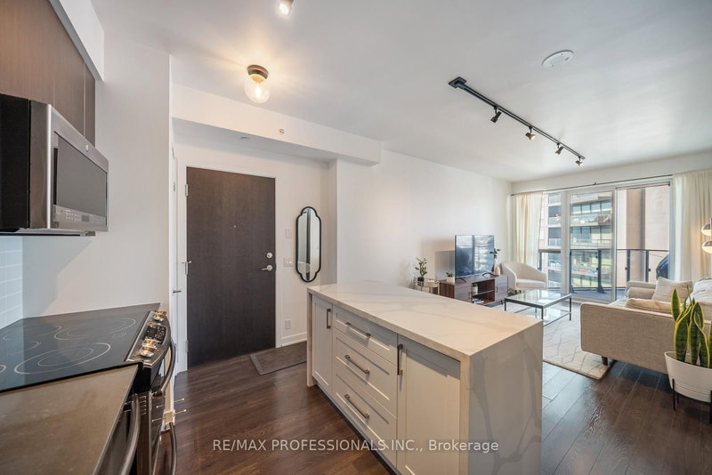 1705 - 10 Park Lawn Rd, Toronto, M8Y 3H8 | Image 3
