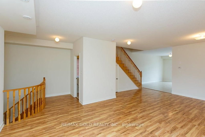 137 Inspire Blvd, Brampton, L6R 0B3 | Image 3