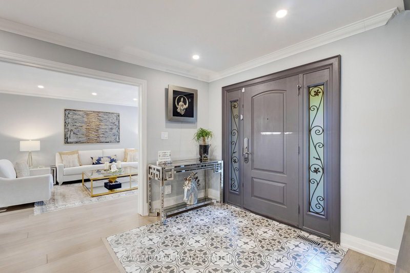 807 Indian Rd, Mississauga, L5H 1R4 | Image 3