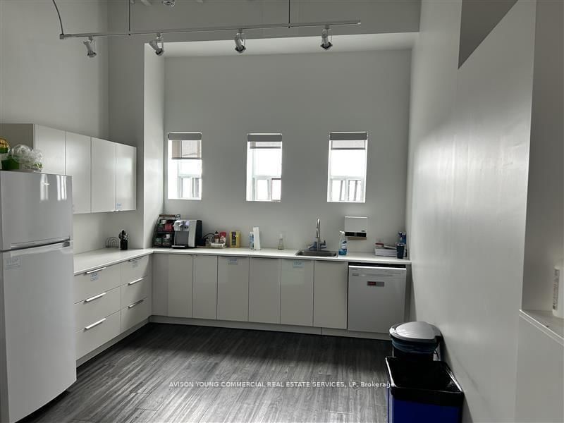 91 Tycos Drive, Unit 202 - Photo 6