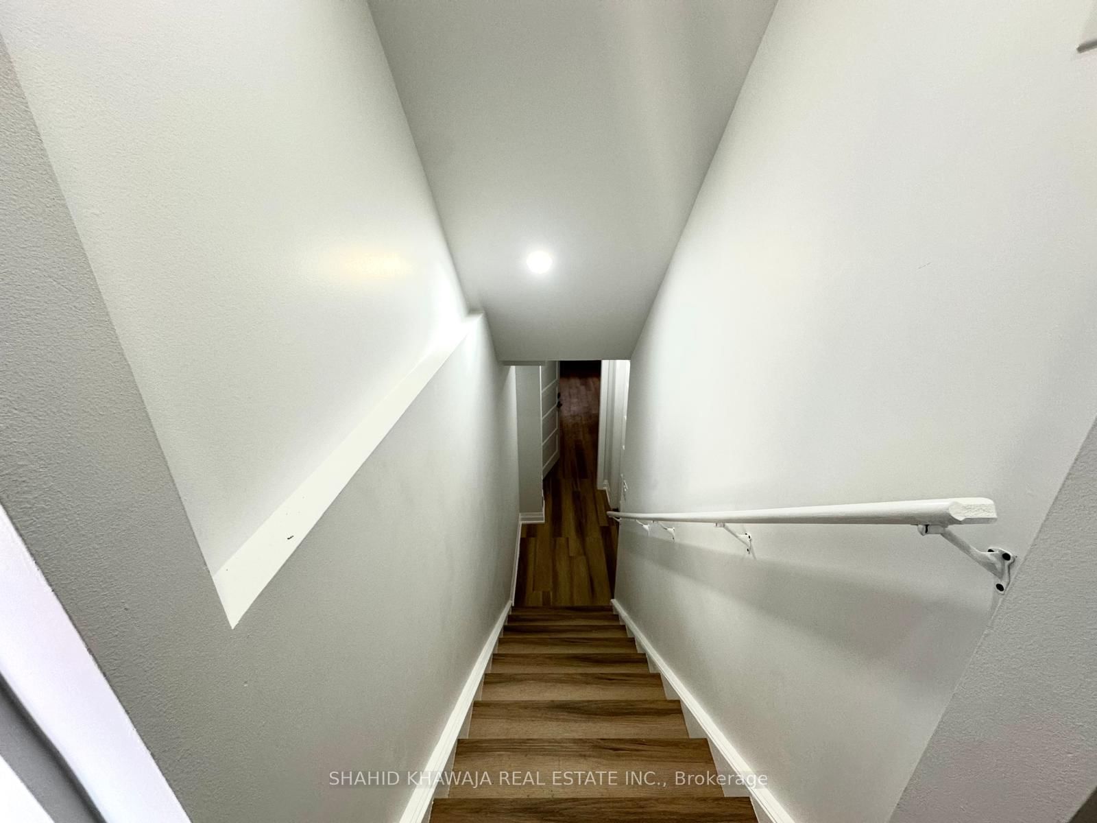 Detached House for lease at Lower-470 Violet Gate, Milton, Ontario, L9E 1X3 - Walker - MLS: W12911558