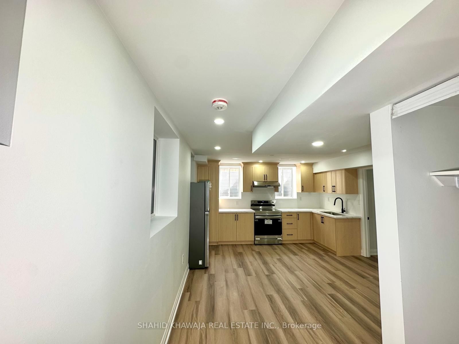 Detached House for lease at Lower-470 Violet Gate, Milton, Ontario, L9E 1X3 - Walker - MLS: W12911558