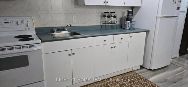 # 7 - 2655 Gananoque Drive