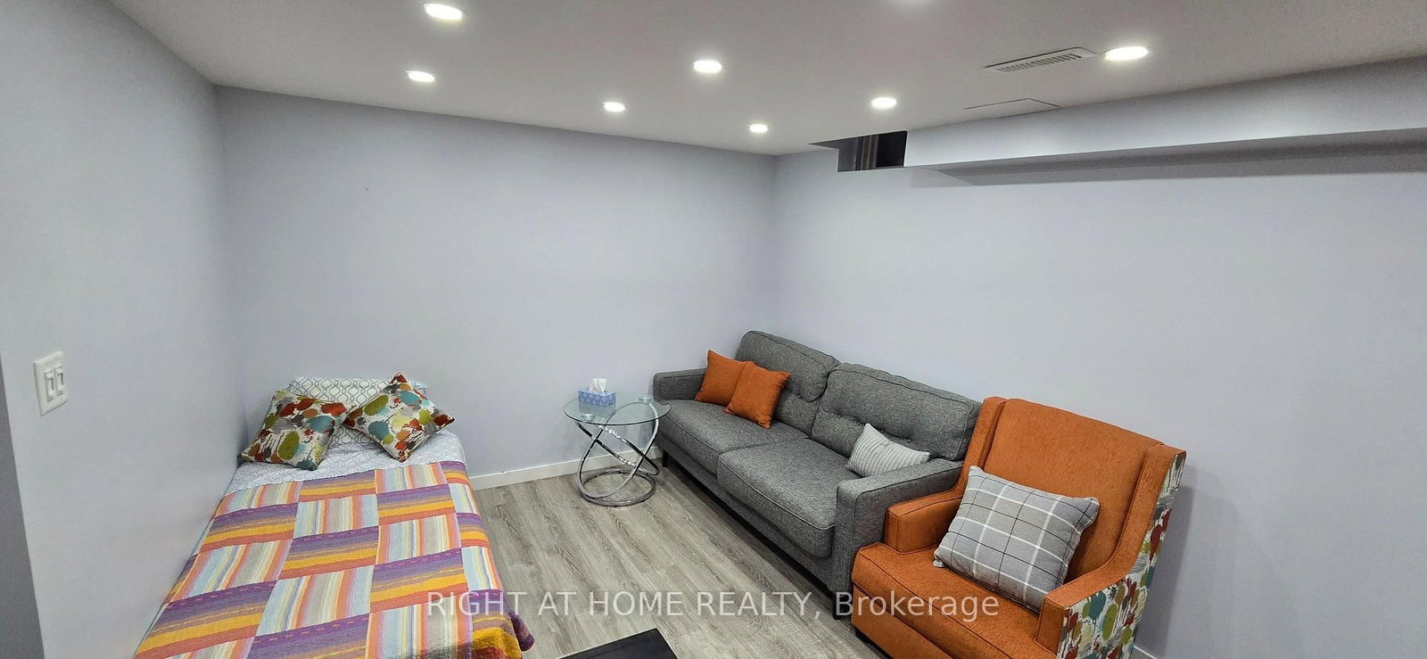 2655 Gananoque Drive, Unit # 7 - Photo 3