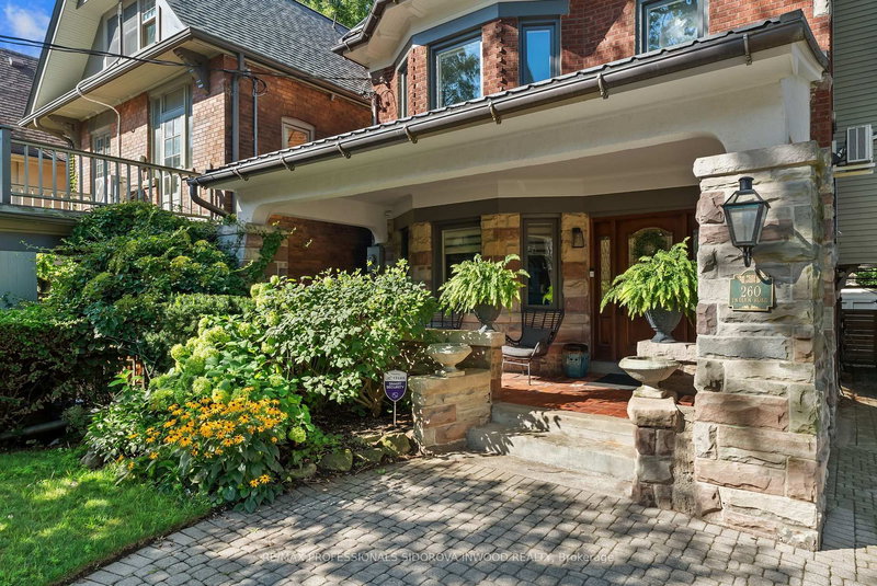260 Indian Rd, Toronto, M6R 2X2 | Image 3
