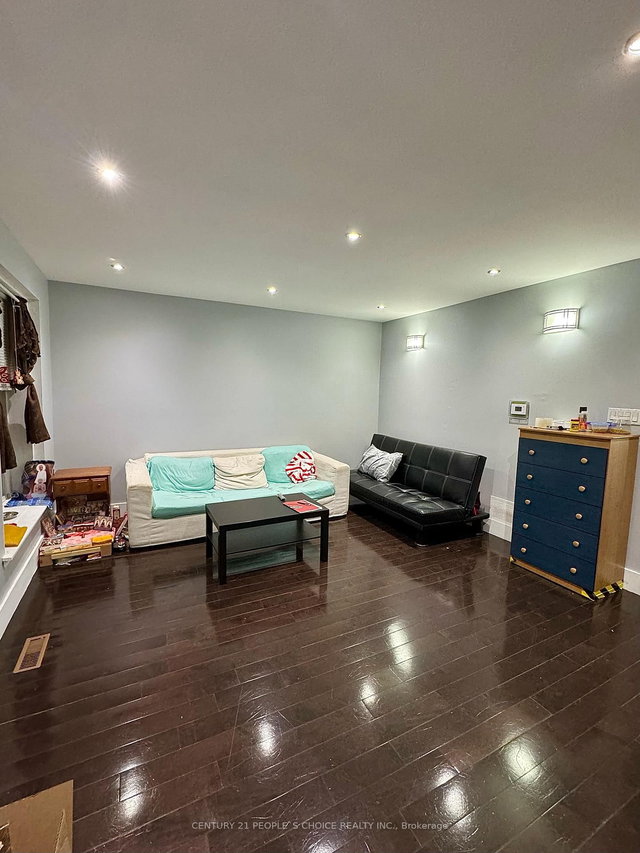 274 - 1601 Albion Road