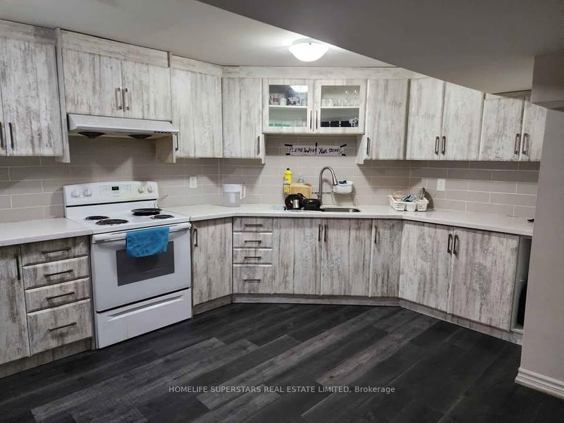 Lower Level ( Legal Apt.) - 75 Parkside Dr, Brampton, L6Y 3A2 | Image 2