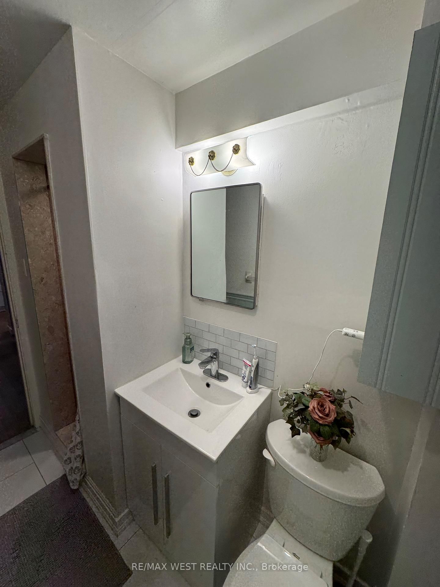 35 Lilywood Road, Unit B2 - Photo 9