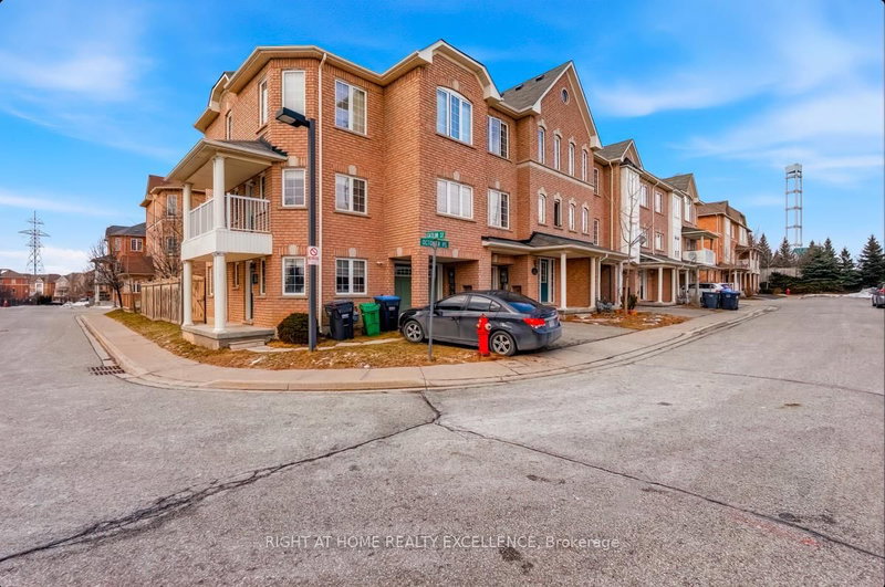 33 October Pl, Brampton, L6Y 0R6 | Image 2