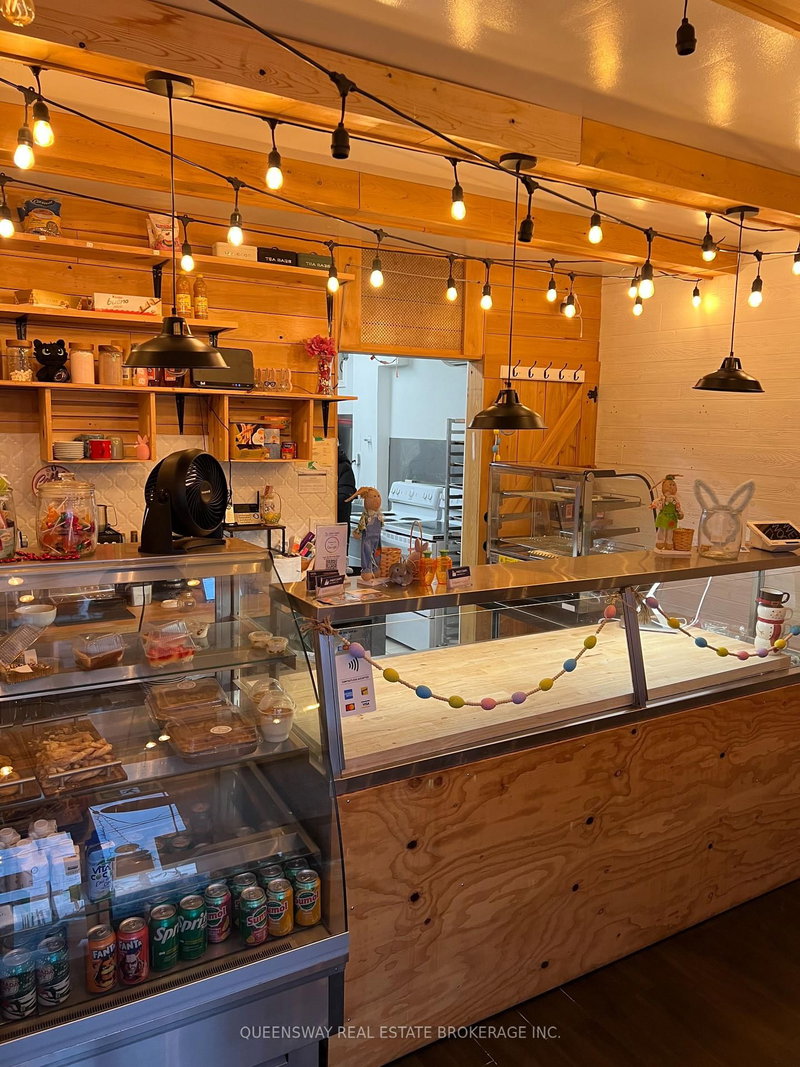 1097 Lakeshore Rd E, Mississauga, L5E 1E8 | Image 3