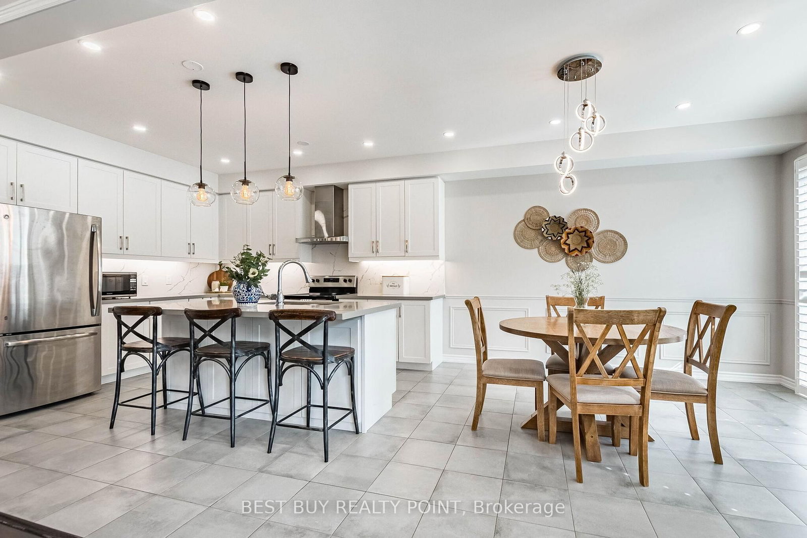 Semi-Detached House for sale at 92 Colville Place, Milton, Ontario, L9E 1G8 - Ford - MLS: W12912884