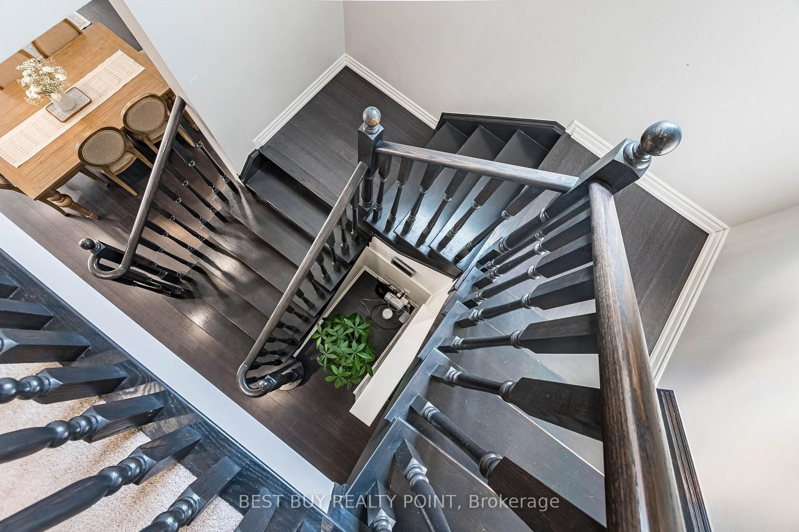 Semi-Detached House for sale at 92 Colville Place, Milton, Ontario, L9E 1G8 - Ford - MLS: W12912884