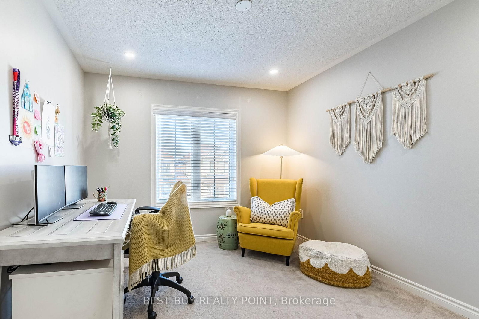 Semi-Detached House for sale at 92 Colville Place, Milton, Ontario, L9E 1G8 - Ford - MLS: W12912884