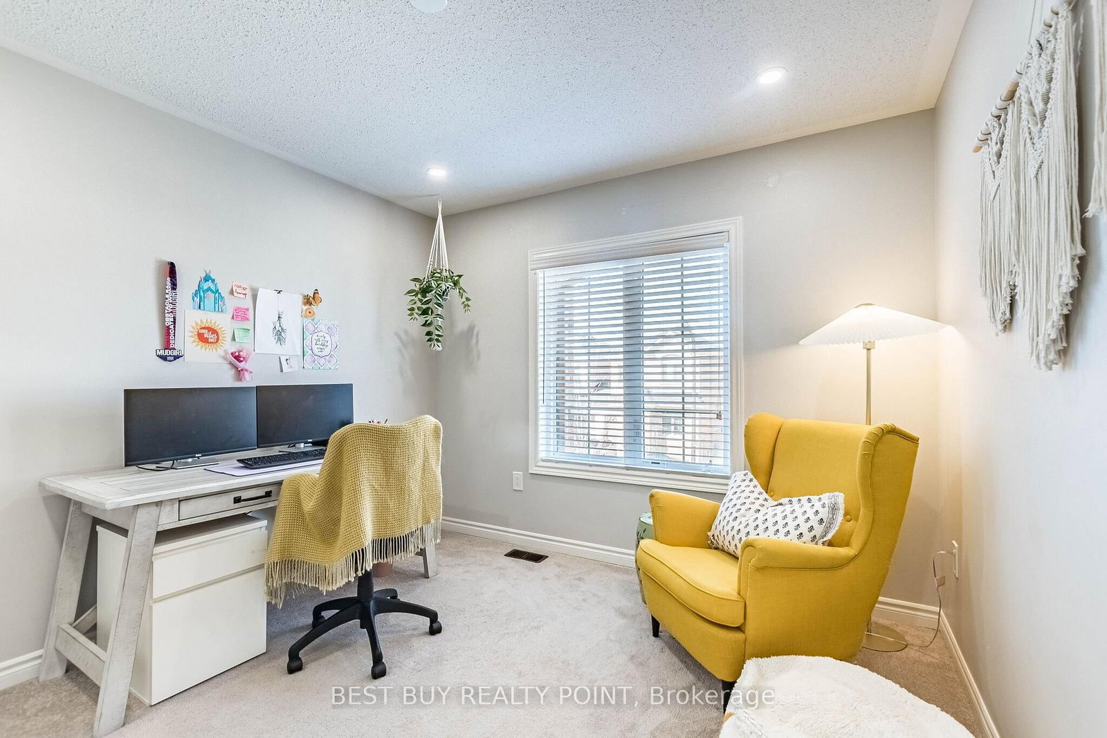 Semi-Detached House for sale at 92 Colville Place, Milton, Ontario, L9E 1G8 - Ford - MLS: W12912884