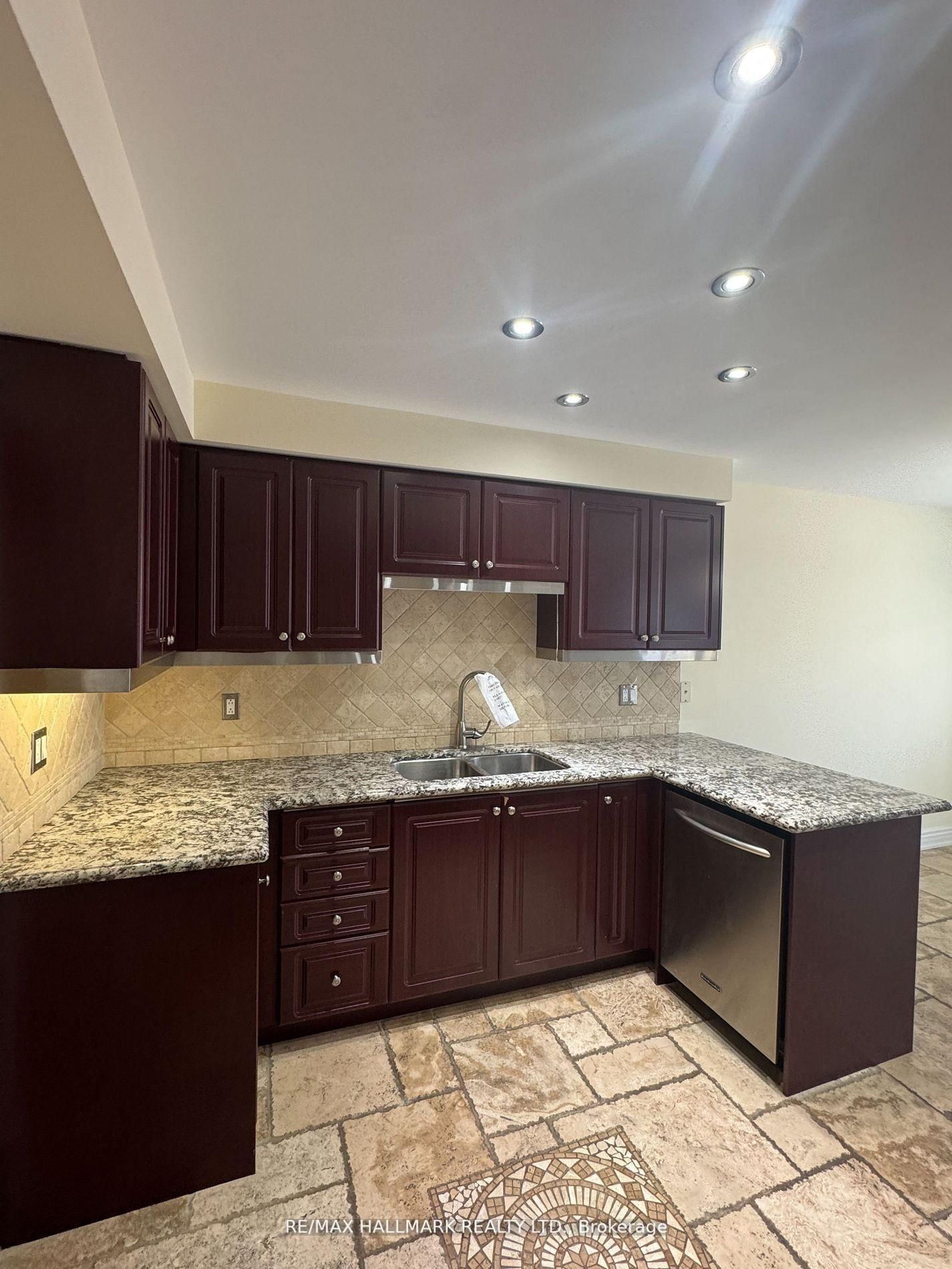 Detached House for sale at 203 Landsbridge Street, Caledon, Ontario, L7E 2J6 - Bolton East - MLS: W12913006