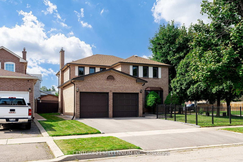 10 Phelps Dr, Brampton, L6X 3V5 | Image 2