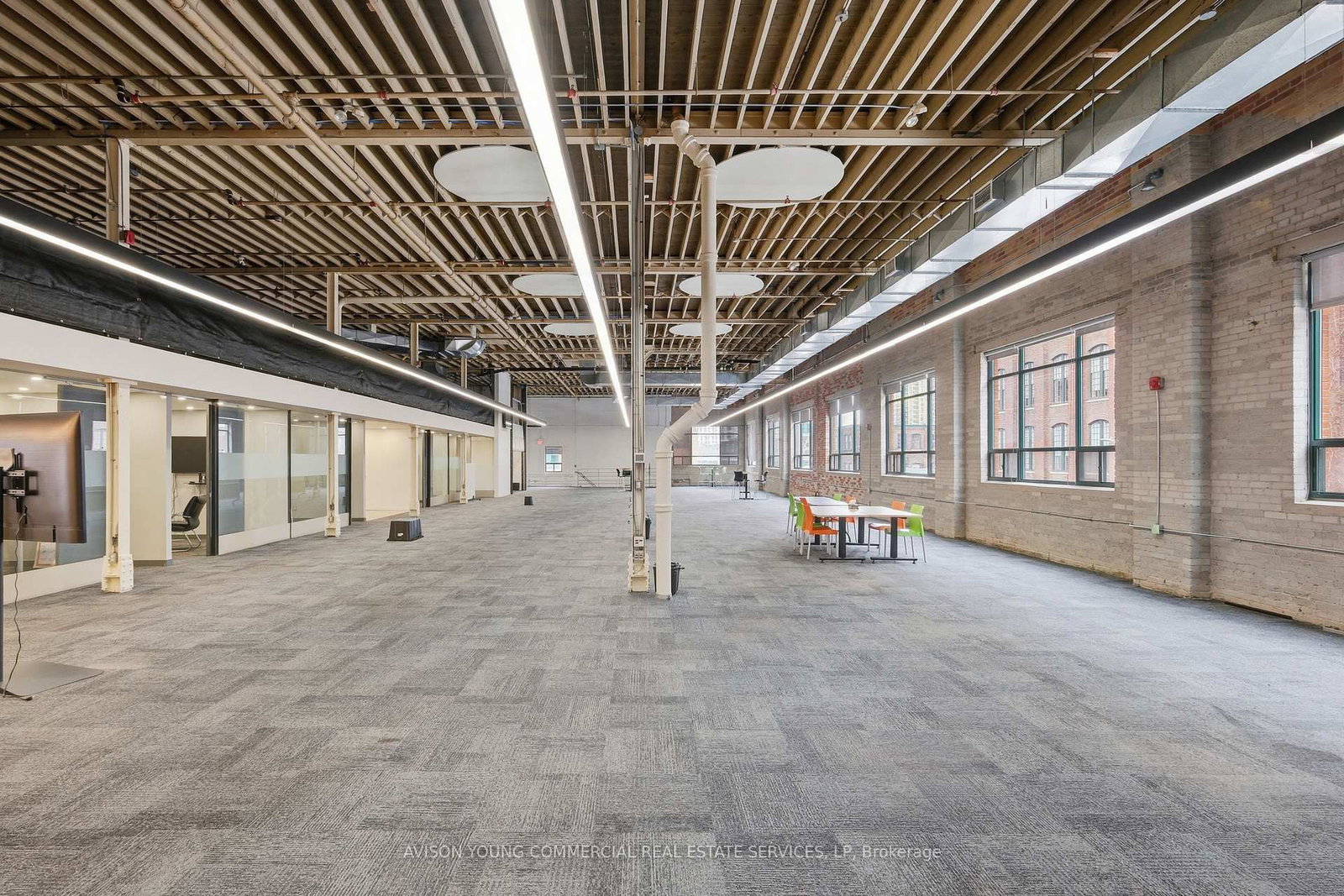 96 Mowat Avenue, Unit Ground Floor & 2nd Floor - Photo 27