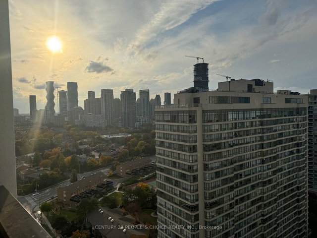 2001 - 30 Elm Drive W