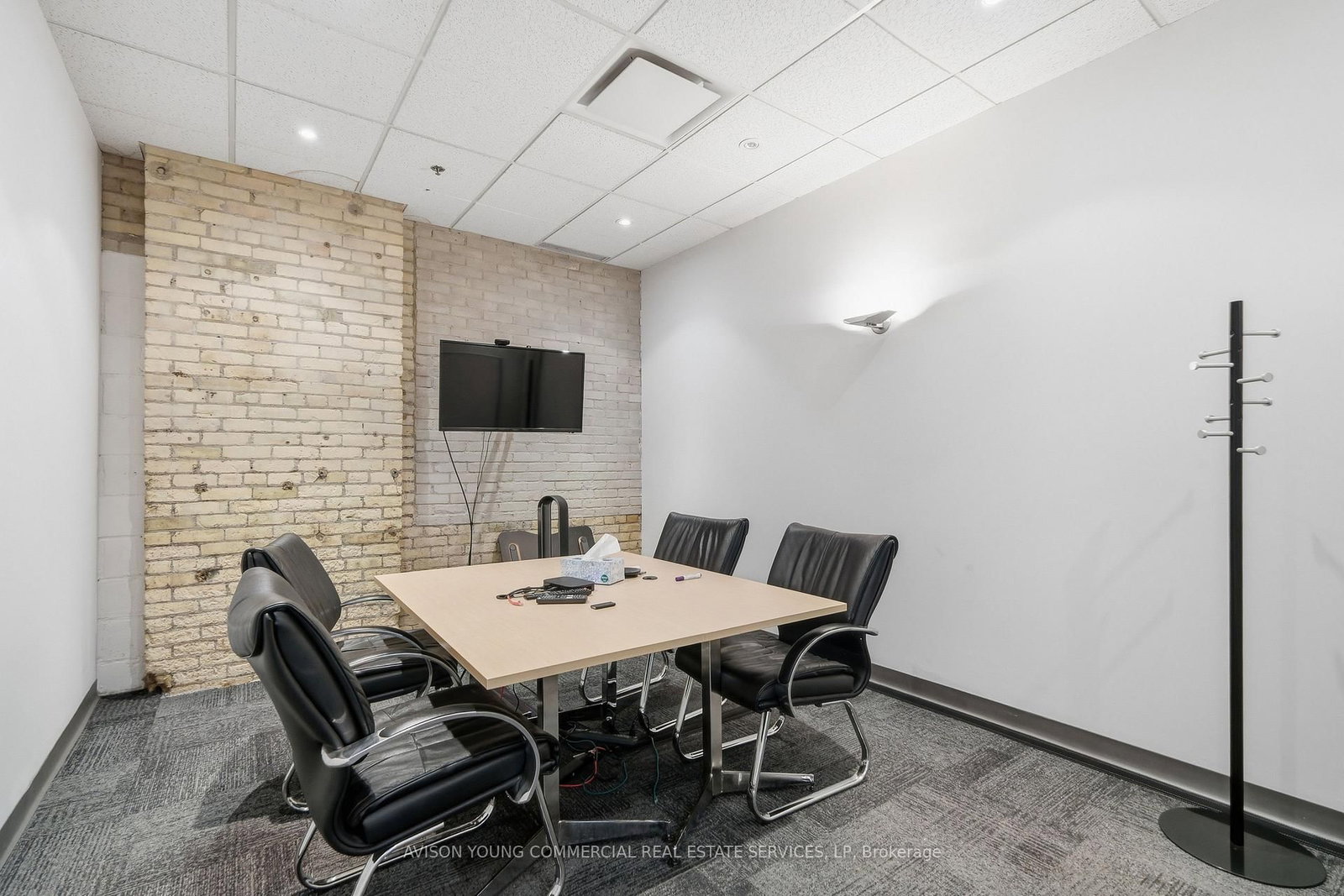 96 Mowat Avenue, Unit Ground Floor - Photo 13