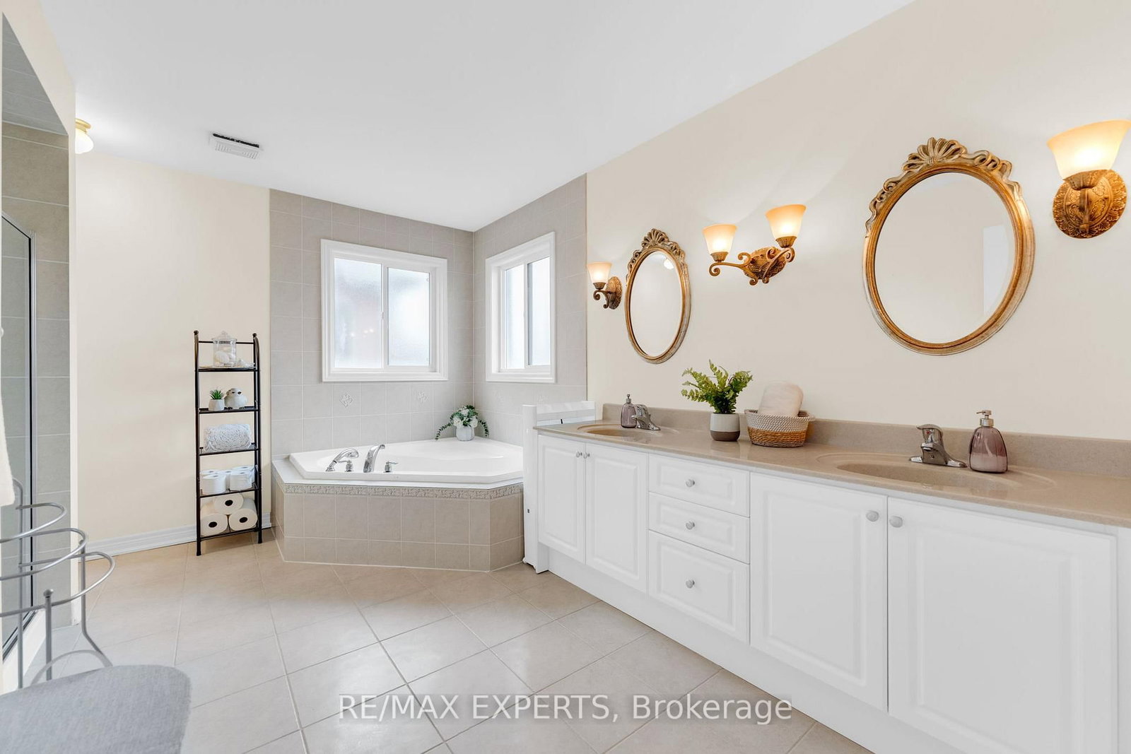 Detached House for sale at 13 Villagewood Street, Brampton, Ontario, L6P 2C3 - Bram East - MLS: W12914064