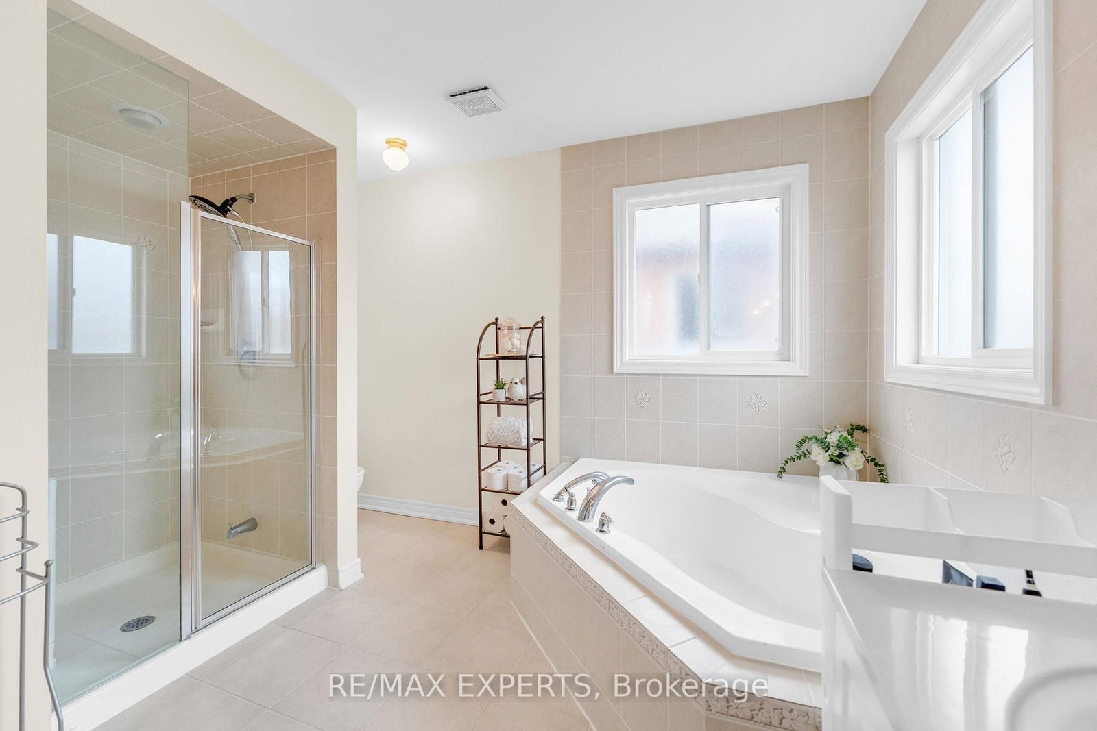 Detached House for sale at 13 Villagewood Street, Brampton, Ontario, L6P 2C3 - Bram East - MLS: W12914064