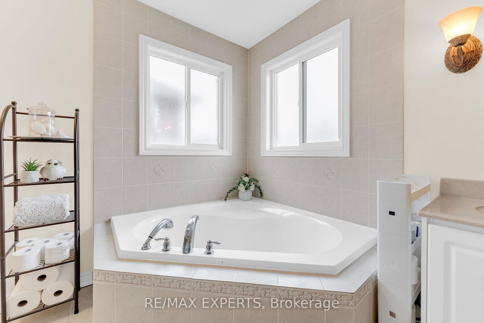 Detached House for sale at 13 Villagewood Street, Brampton, Ontario, L6P 2C3 - Bram East - MLS: W12914064