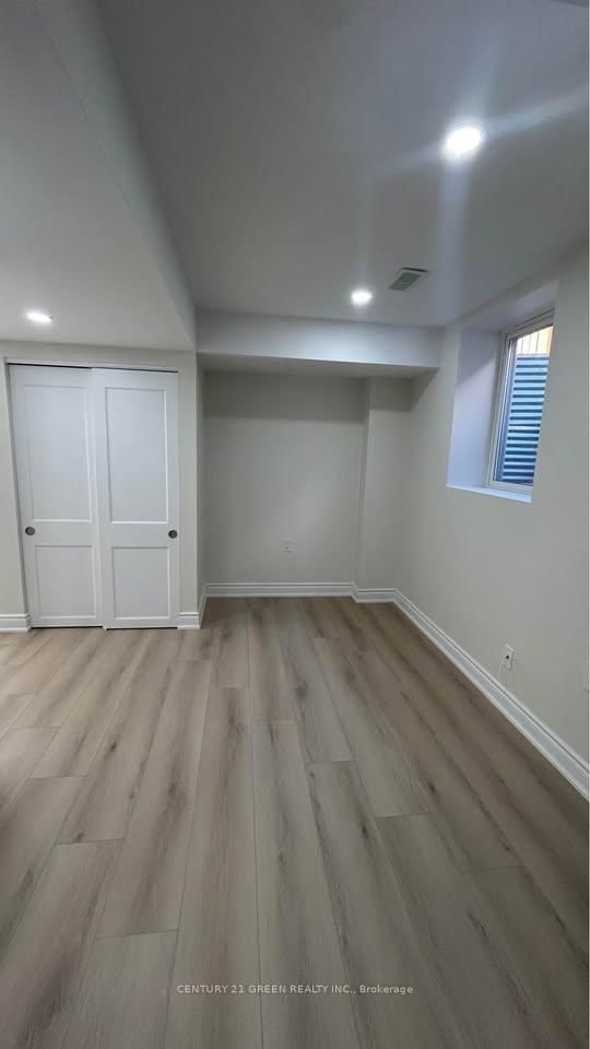 30 Babcock Crescent, Unit Basement - Photo 11