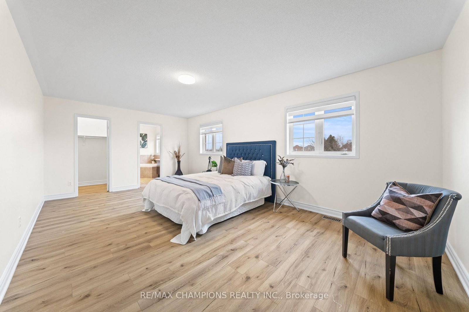 Detached House for sale at 42 Abbotsbury Drive, Brampton, Ontario, L6X 0S3 - Credit Valley - MLS: W12914332