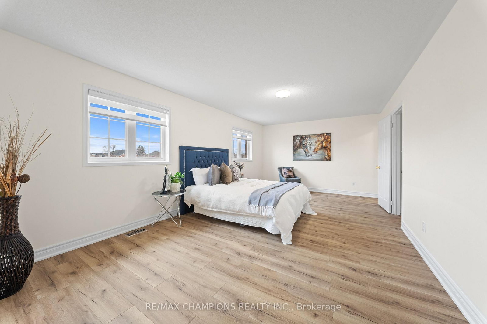 Detached House for sale at 42 Abbotsbury Drive, Brampton, Ontario, L6X 0S3 - Credit Valley - MLS: W12914332